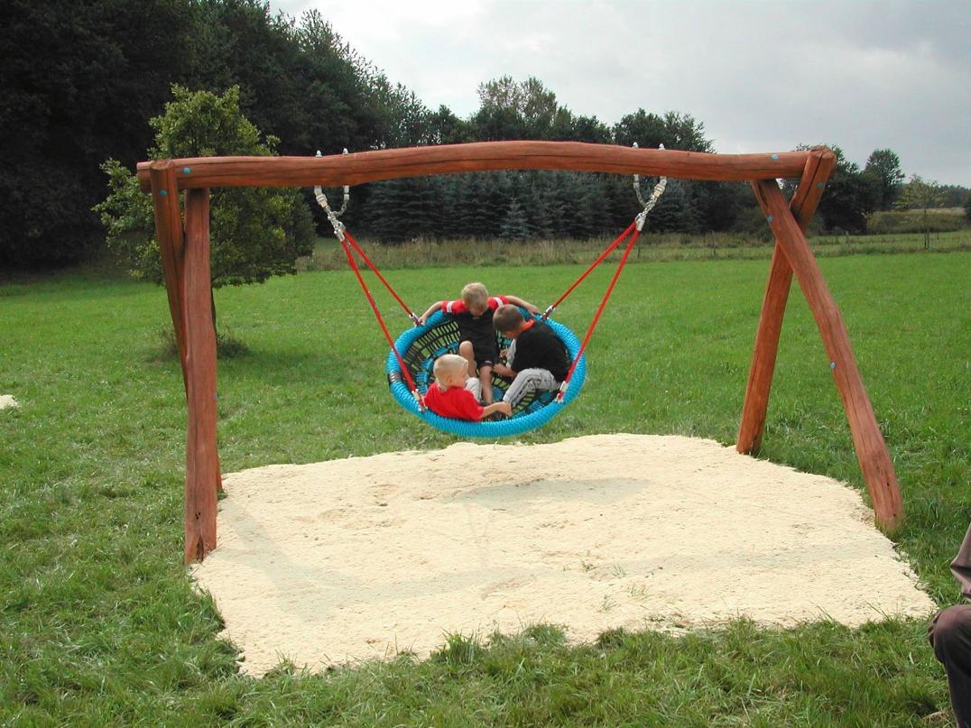Nestschaukel - Robinie - Außenspielgerät für Kitas, Grundschulen und Spielplätze