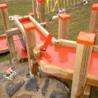 Matschanlage - Wasserspielanlage - mit Gefälle - Außenspielgerät für Kitas und Spielplätze