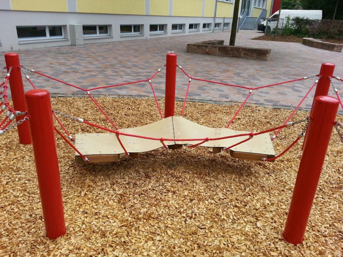 Motorik-Segmente - Schulhof - Fliegender Teppich - Außenspielanlage für den Schulhof