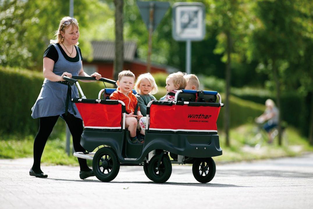 Winther Viking - Kinderbus für 4 Kinder - für Tagesmütter, Kitas und Kinderkrippen
