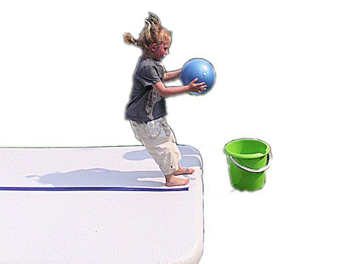 Trampolin Turnmatte mit Ball - Kinderturnübungen mit AirTrack
