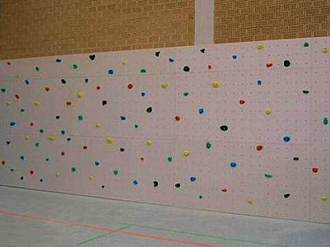 Schulkletterwand 9