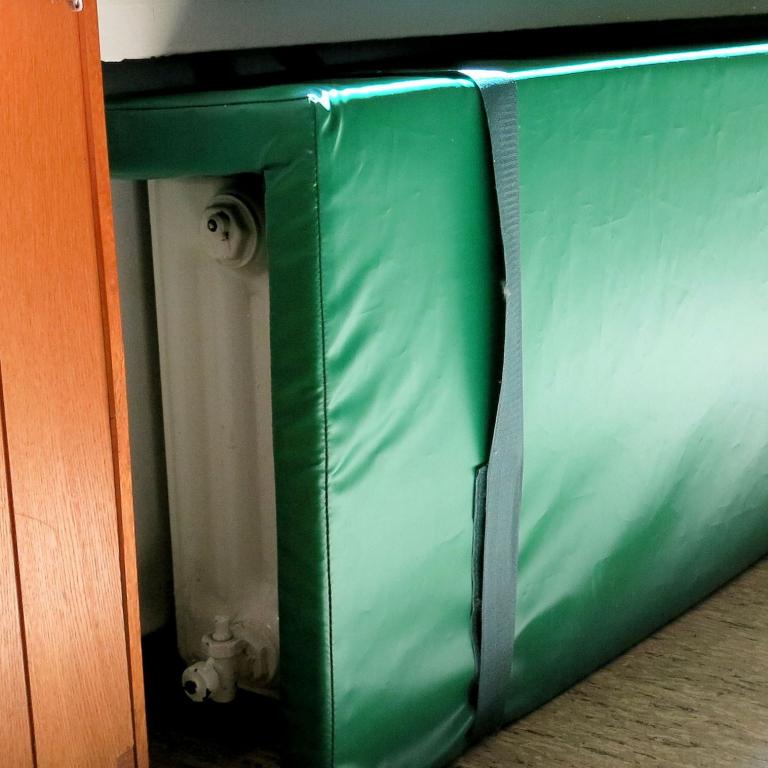 Sonderanfertigung Prallschutz vor Heizkörper