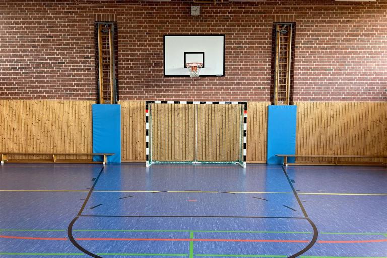 Prallschutzmatten vor Leitern
