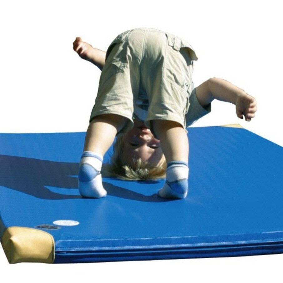 Turngeräte - Turnmatte - Jede Turnmatte ist anders. Einige sind dick und weich, andere schmal und fest, manche haben eine glatte Oberfläche, andere wieder eine genoppte, ... usw. Turngeräte - Turnmatte