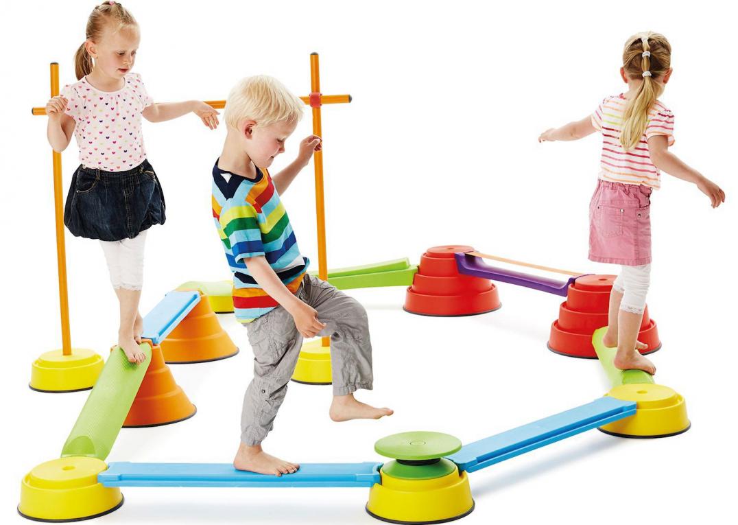 Build'N Balance Set - Ein gelungener spannender Balanceparcour, der den Gleichgewichtssinn der Kinder herausfordert und die Motorik schult. Build'N Balance Set