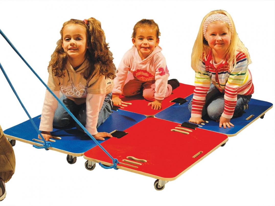Rollbretter 4-er Set - Beim "Rollen, Rutschen, Fahren" mit dem Rollbrett sammeln die Kinder viele Bewegungs- und Wahrnehmungserfahrungen.  Rollbretter 4-er Set